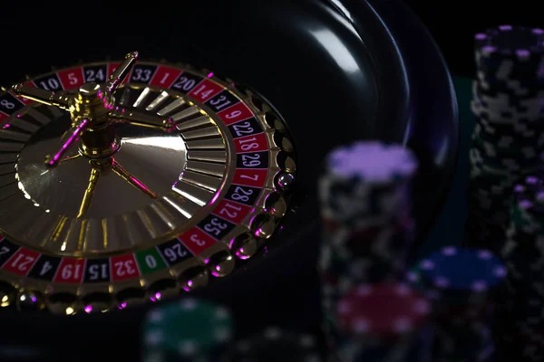 ligabanteng slot mobile app interface showing live-dealer table and betting options